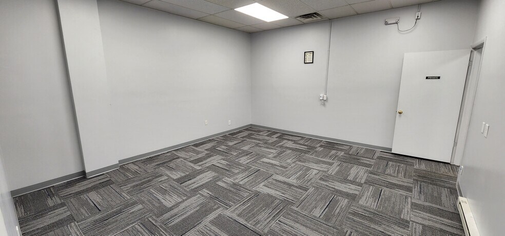 More Photos Of 424 Wentz St, Tiffin Storefront Retail Office For Lease