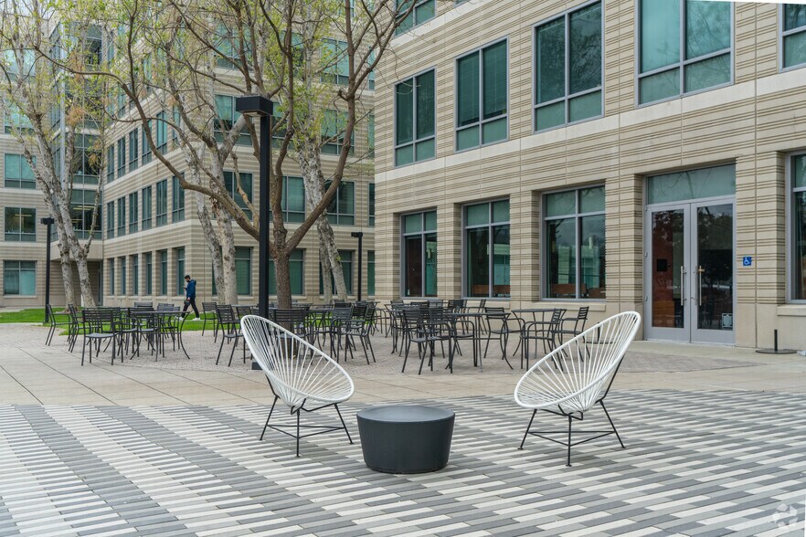 More Photos Of 6210 Stoneridge Mall Rd, Pleasanton Unknown For Lease