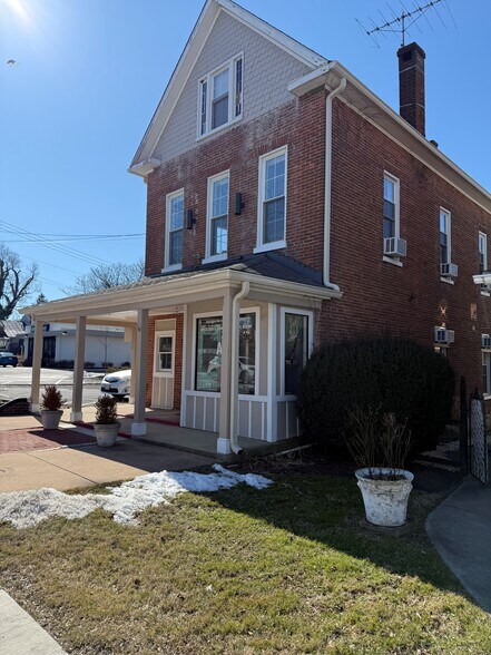 More Photos Of 324 Main St, Reisterstown Storefront Retail Office For Lease
