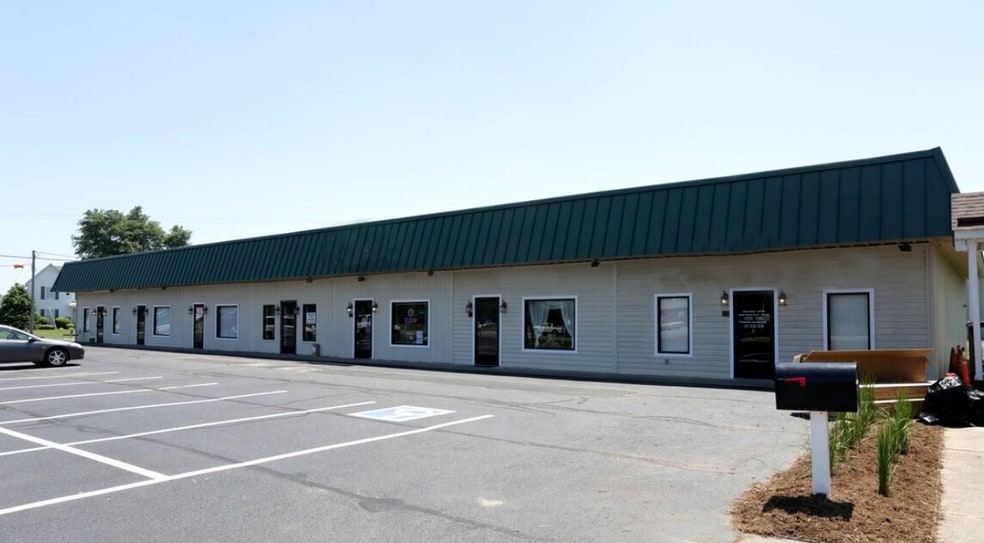 Primary Photo Of 17272 Kings Hwy, Montross General Retail For Sale