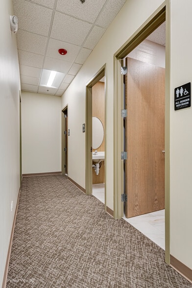 More Photos Of 320 Cardinal Dr, St Charles Medical For Lease