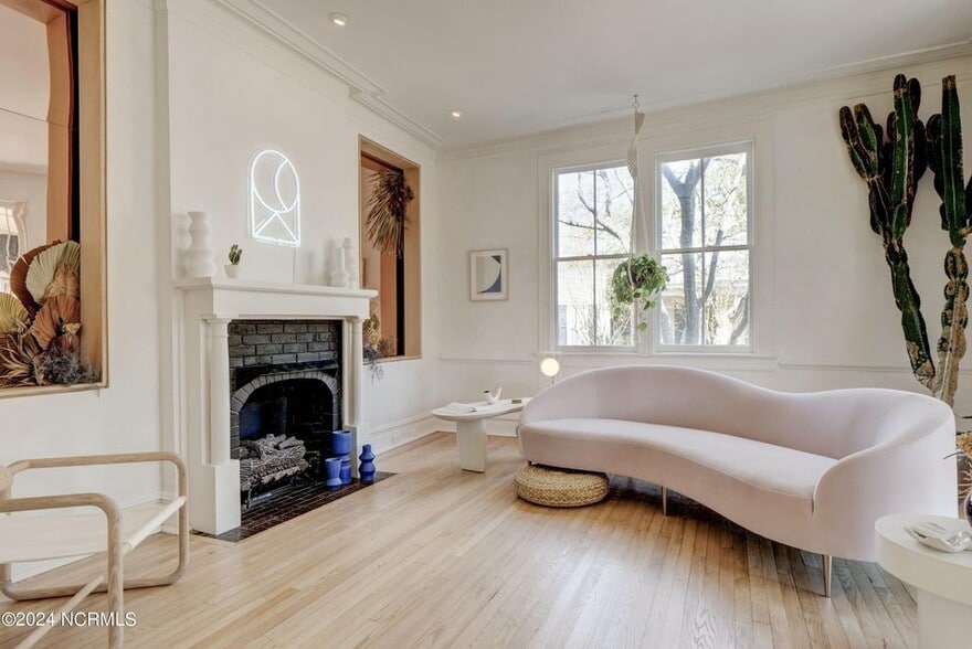 More Photos Of 118 S 4th St, Wilmington Hospitality For Sale
