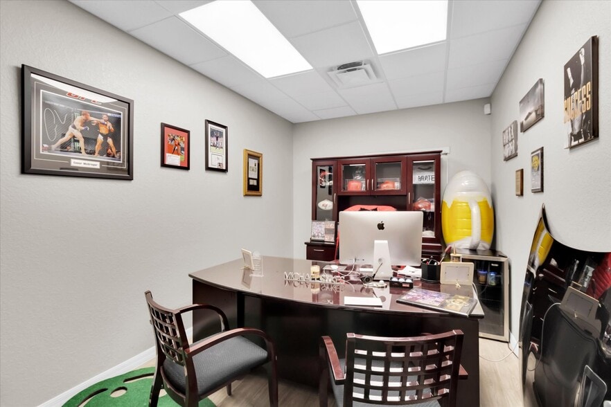 More Photos Of 2504 Merchant Ave, Odessa Warehouse For Lease