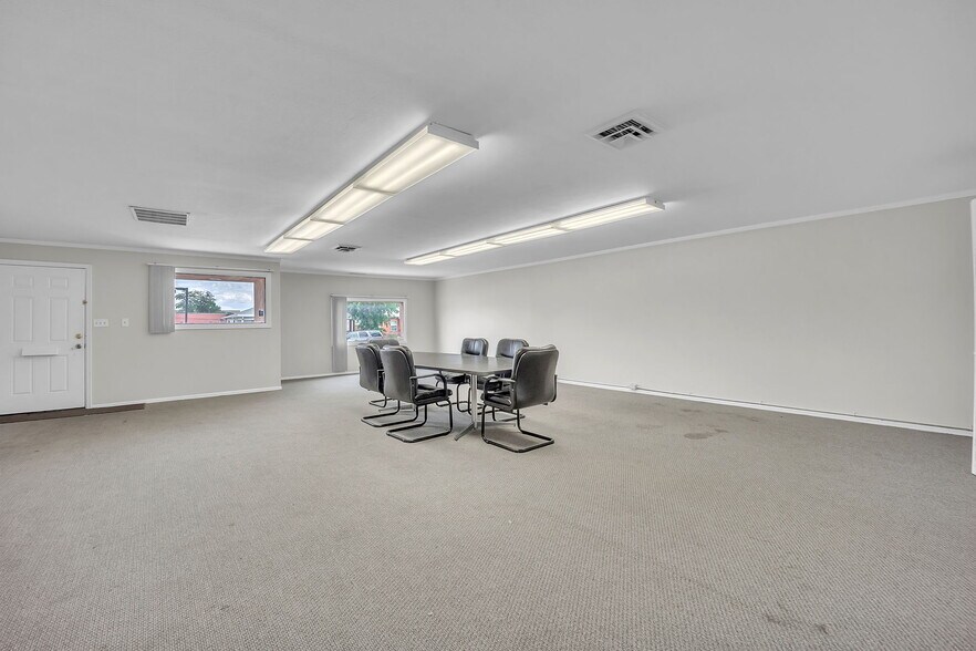 More Photos Of 2924 Beacon St, Colorado Springs Medical For Sale