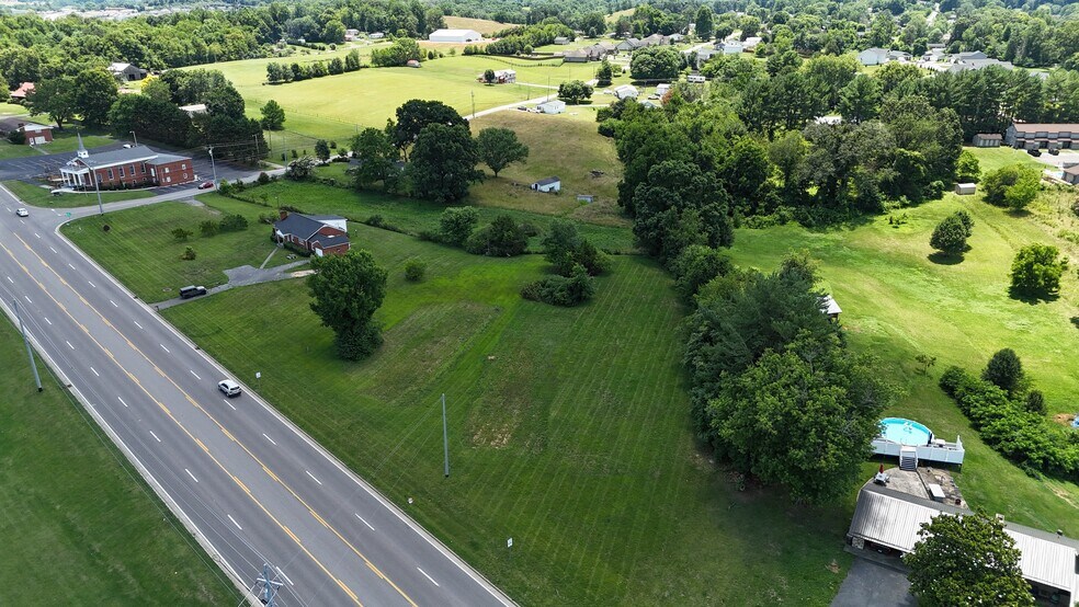 More Photos Of 5207 N Roan St, Gray Specialty For Sale