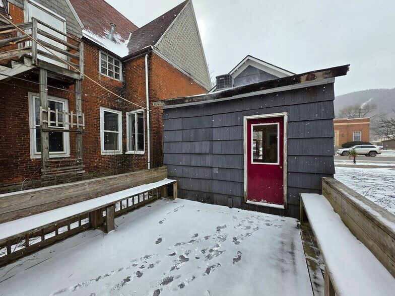 More Photos Of 12 W 4th St, Emporium Office For Sale