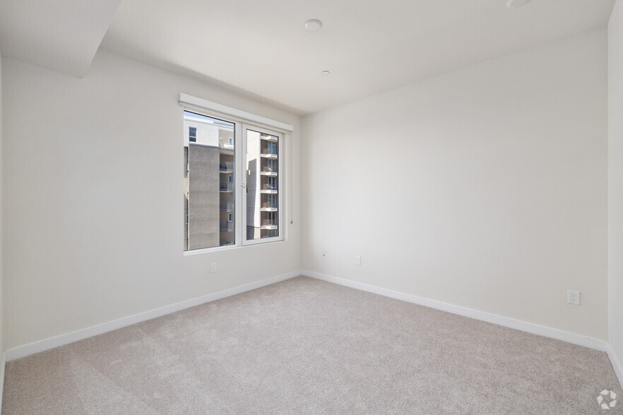 More Photos Of 1980 Kettner Blvd, San Diego Apartments For Lease