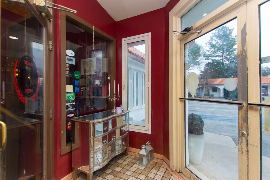 More Photos Of 11505 S Memorial Pky, Huntsville Storefront For Sale