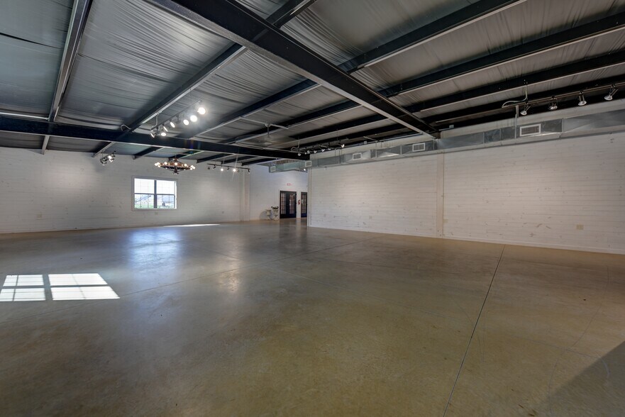 More Photos Of 2260 Texas 237, Round Top Warehouse For Sale