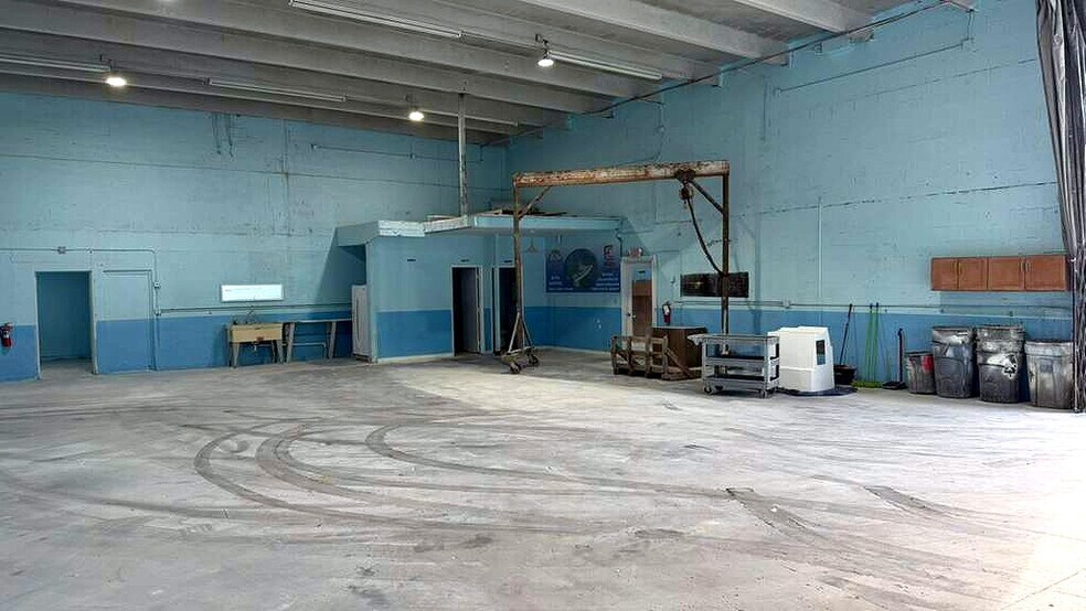 More Photos Of 13990 NW 6th Ct, Miami Warehouse For Lease