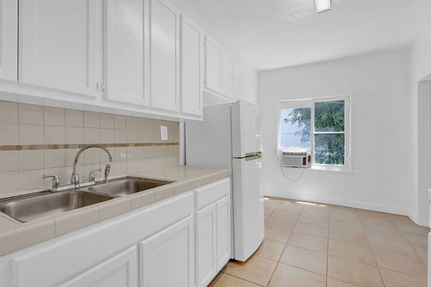 More Photos Of 1534 Winona Blvd, Los Angeles Apartments For Sale