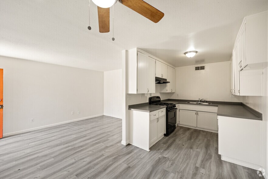 More Photos Of 495 Twin Palms Dr, Palm Springs Apartments For Sale