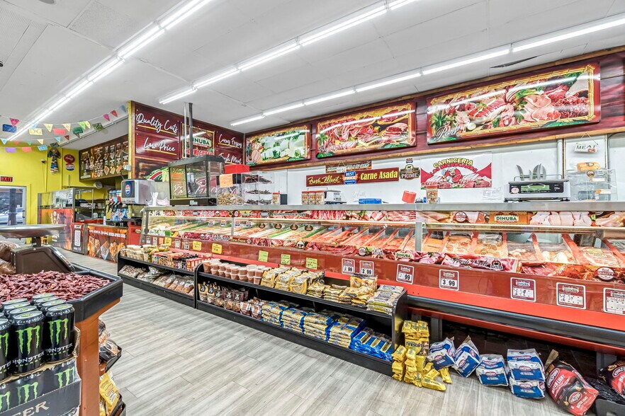 More Photos Of 217 S L St, Dinuba Freestanding For Sale