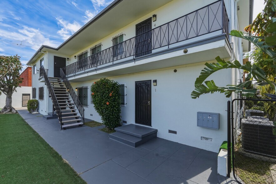 More Photos Of 3213 Bartdon Ave, Inglewood Apartments For Sale