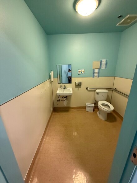 More Photos Of 970 Broadway, Chula Vista Unknown For Lease