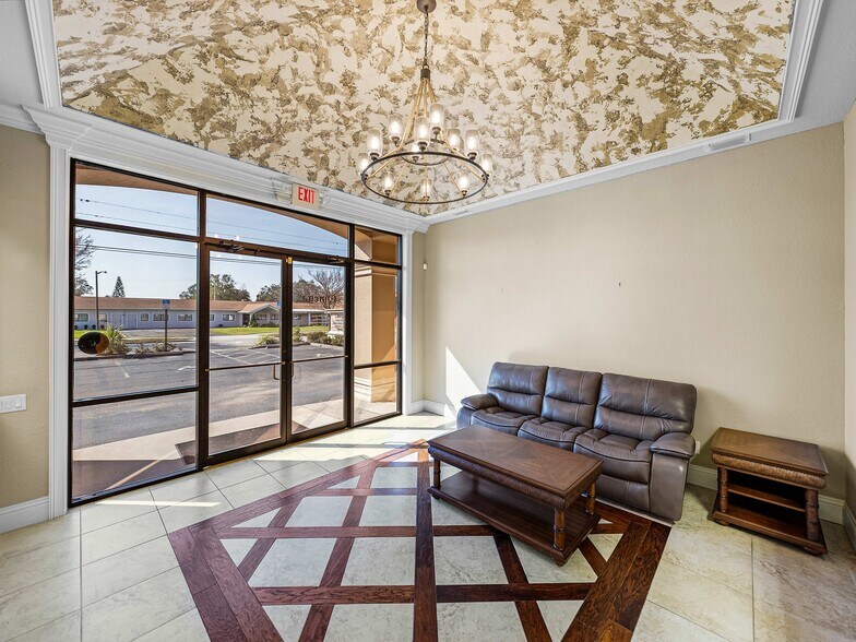 More Photos Of 1820 E Edgewood Dr, Lakeland Medical For Sale