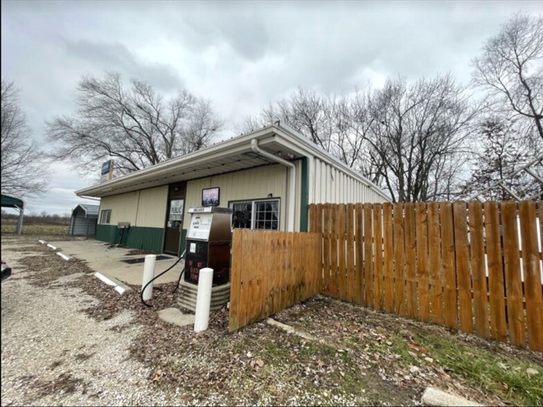 More Photos Of 510 E Main St, Atlanta Convenience Store For Sale