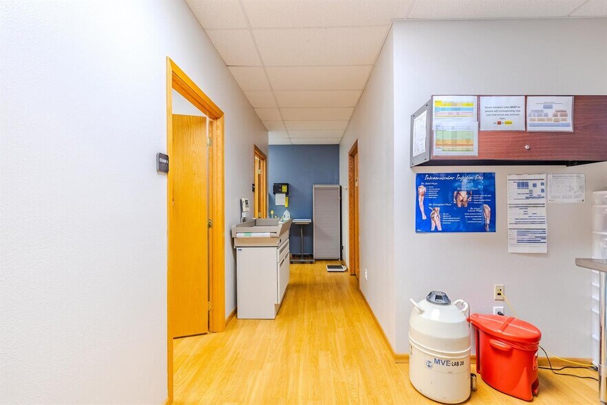 More Photos Of 215 Market St, Lake Park Office For Sale