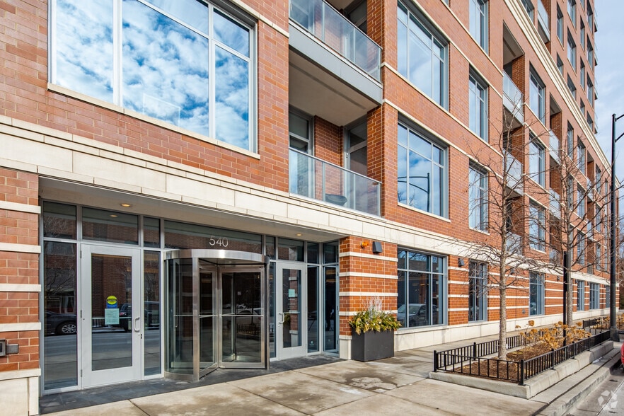 More Photos Of 550 W Webster Ave, Chicago Apartments For Lease