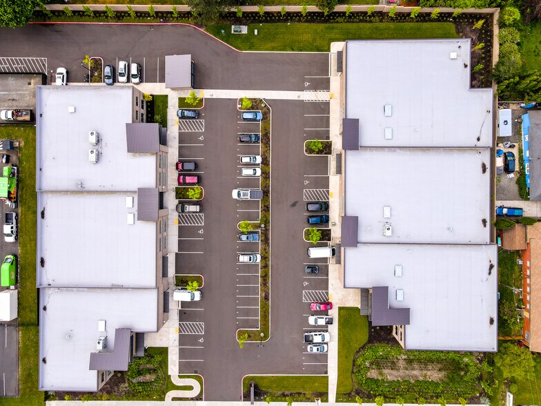 More Photos Of 21600 SE Stark St, Gresham Service For Lease