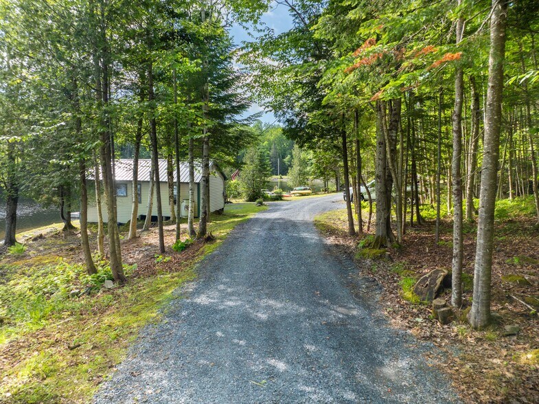 More Photos Of 15 Lower Wilson Pond Rd, Greenville Specialty For Sale