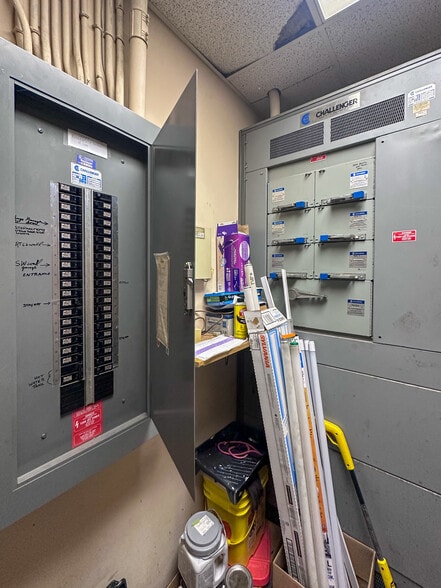 More Photos Of 1617 Warren Ave, Niles Warehouse For Sale