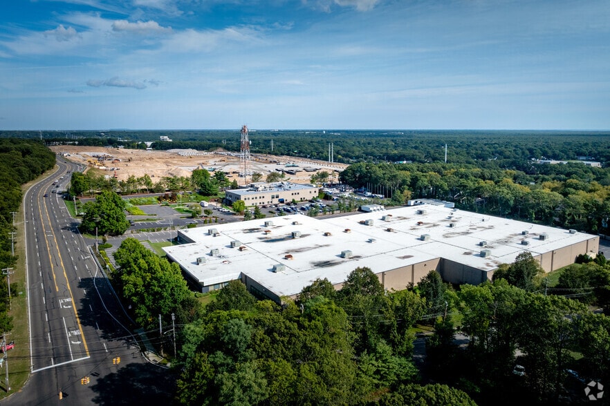 More Photos Of 1516 Motor Pky, Hauppauge Warehouse For Lease