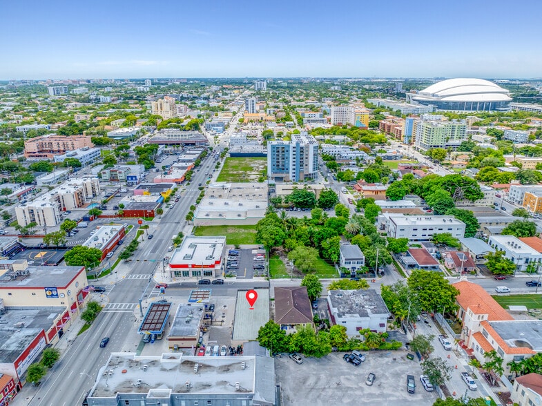 More Photos Of 999 W Flagler St, Miami Service Station For Lease