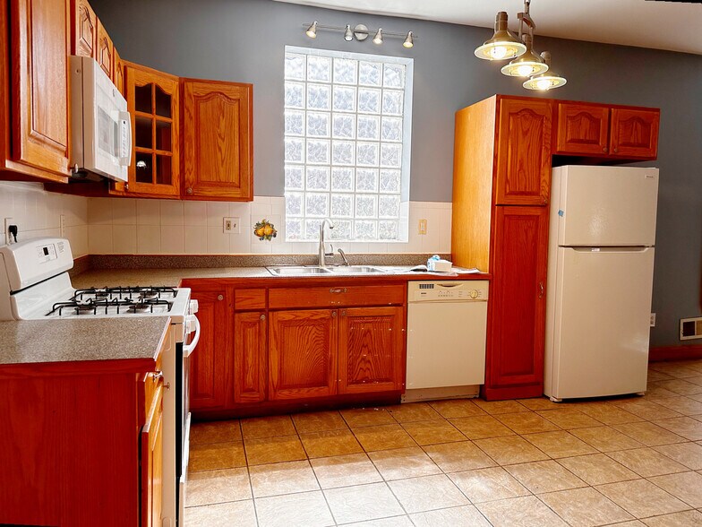 More Photos Of 2600 W 15th St, Chicago Apartments For Sale