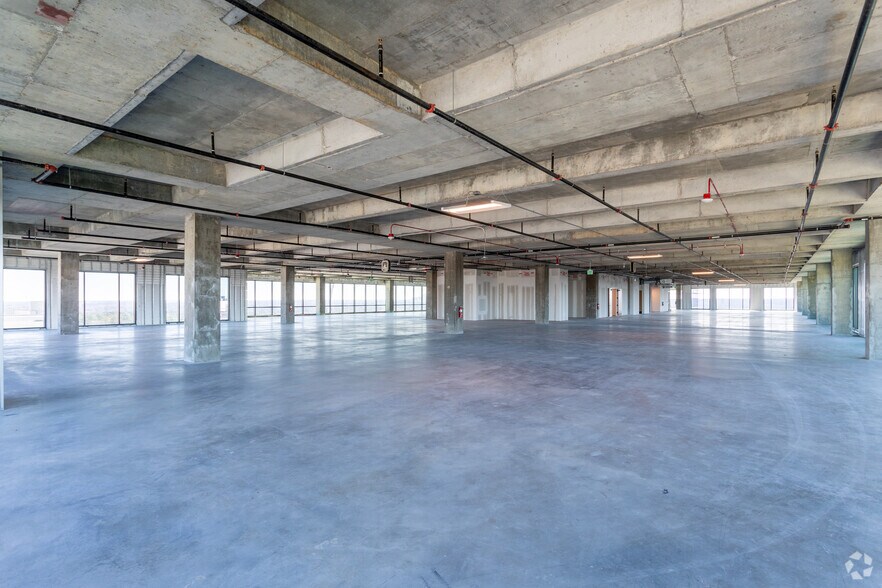 More Photos Of 4000 Center At North Hills St, Raleigh Unknown For Lease