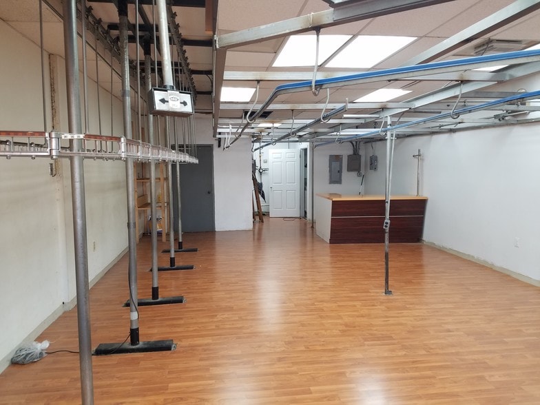 More Photos Of 13613-13637 Annapolis Rd, Bowie Storefront For Sale