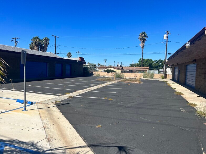 More Photos Of 147 N Gilbert St, Hemet Flex For Sale