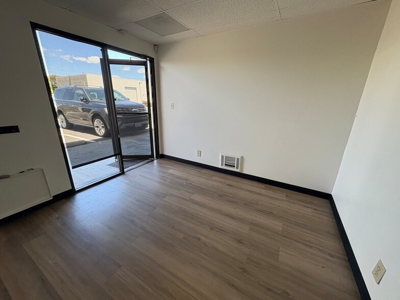 More Photos Of 10621 Bloomfield St, Los Alamitos Unknown For Lease