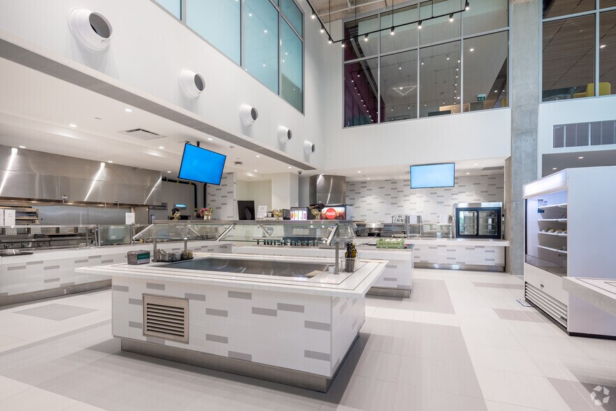 More Photos Of 7070 Derrycrest Dr, Mississauga Office For Lease