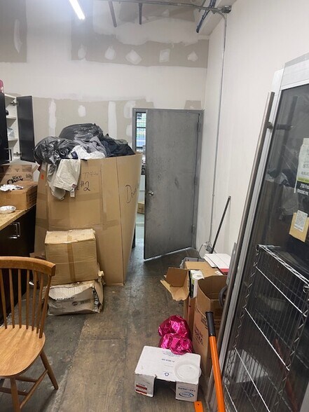 More Photos Of 18 Bay St, Brooklyn Flex For Lease