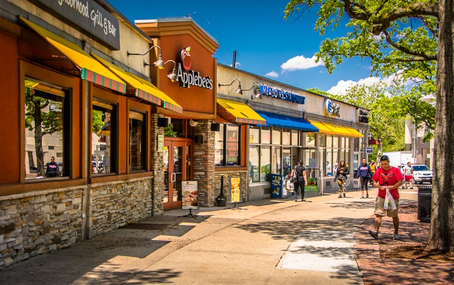 More Photos Of 61-18 190th St, Fresh Meadows General Retail For Sale