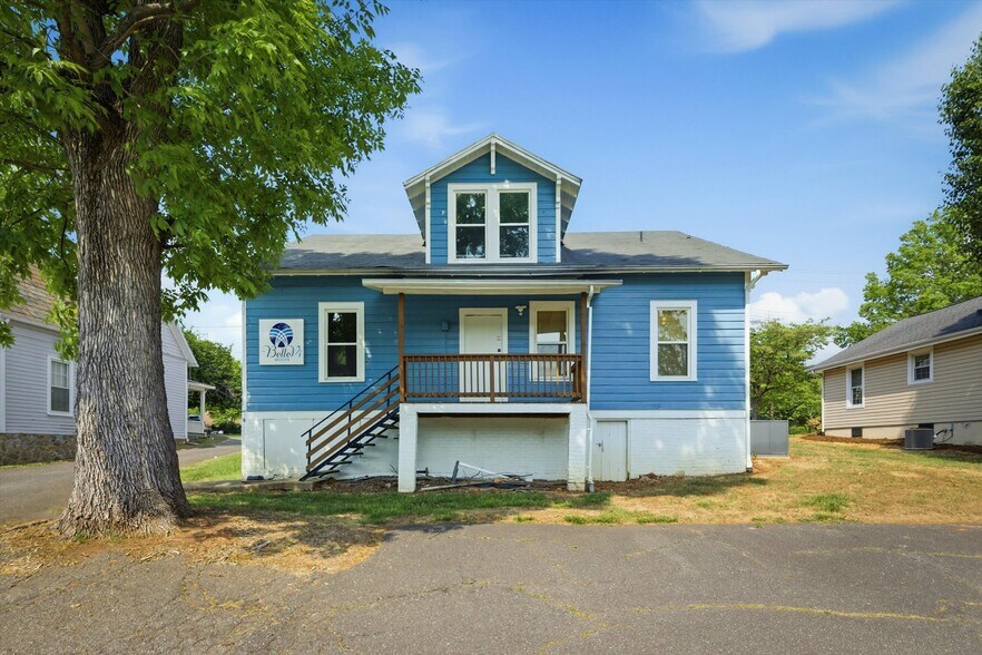 More Photos Of 408 S Green St, Morganton Specialty For Sale