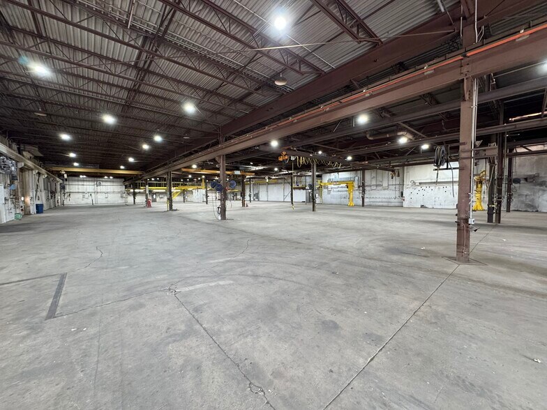 More Photos Of 2323 N Roemer Rd, Appleton Warehouse For Lease