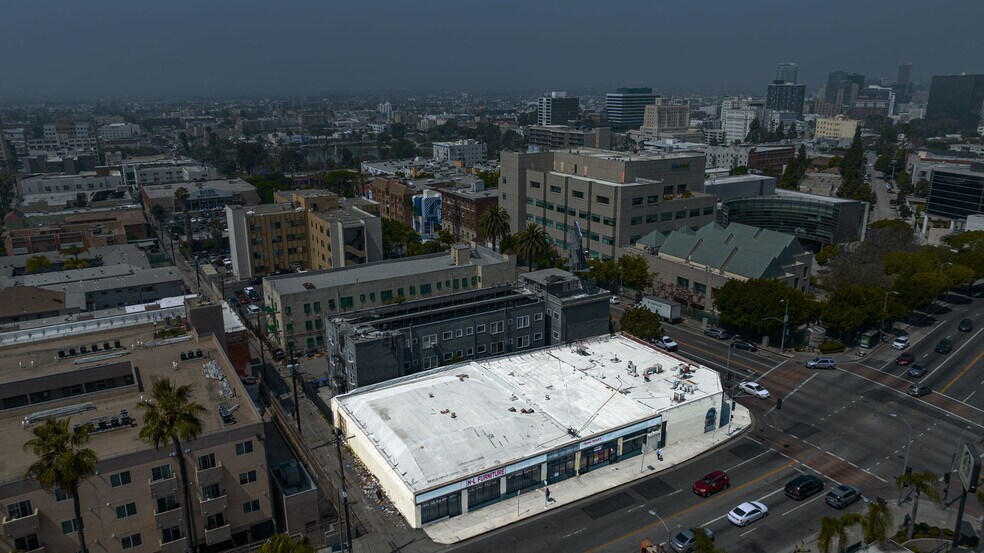 More Photos Of 2020-2028 W 3rd St, Los Angeles Storefront For Lease