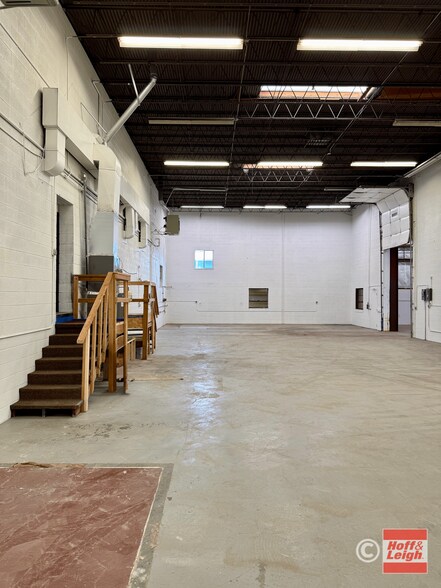 More Photos Of 2110 Naegele Rd, Colorado Springs Warehouse For Sale