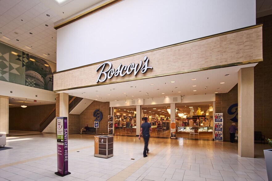 More Photos Of 142 Park City Ctr, Lancaster General Retail For Lease
