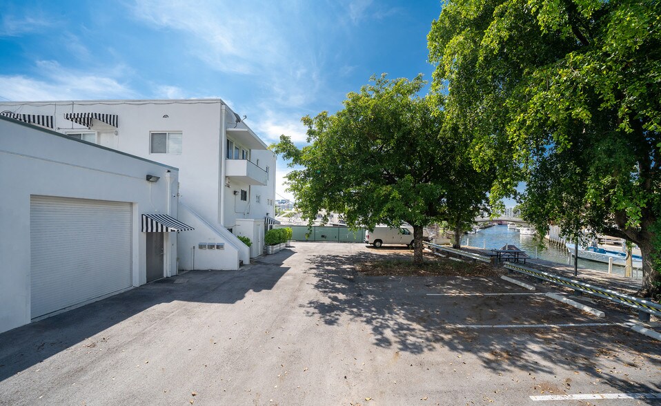 More Photos Of 800 NW 7th Ave, Miami Loft Creative Space For Lease
