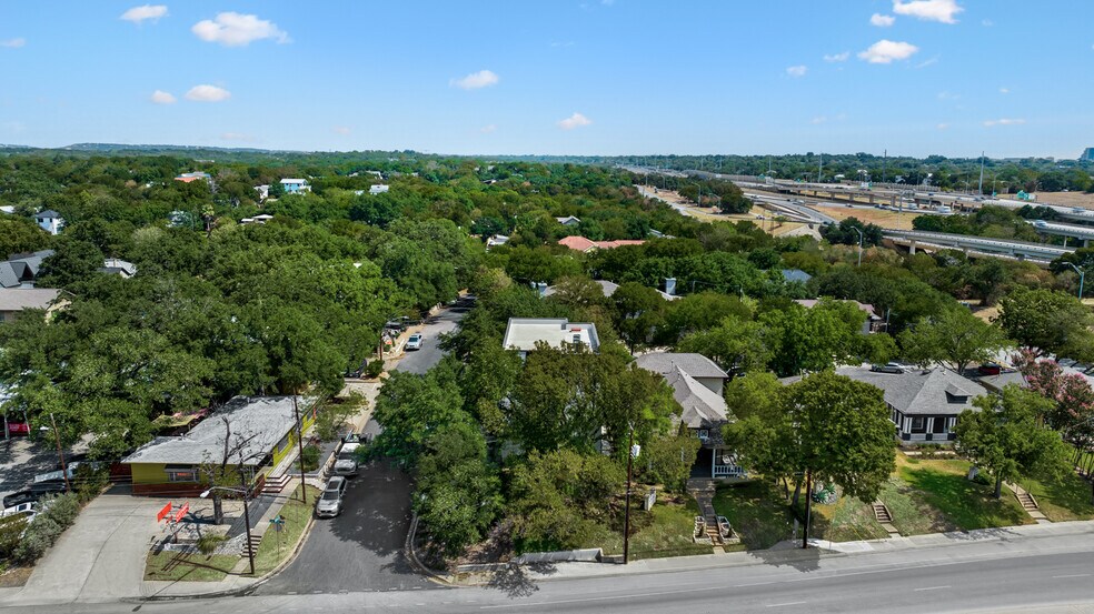 More Photos Of 2208 Lake Austin Blvd, Austin Office Residential For Sale