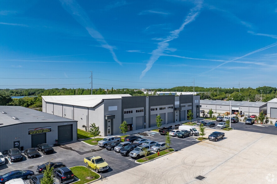 More Photos Of 5620 W Linebaugh Ave, Tampa Warehouse For Lease