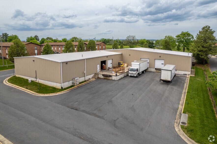 More Photos Of 3018 Shawnee Dr, Winchester Flex For Lease