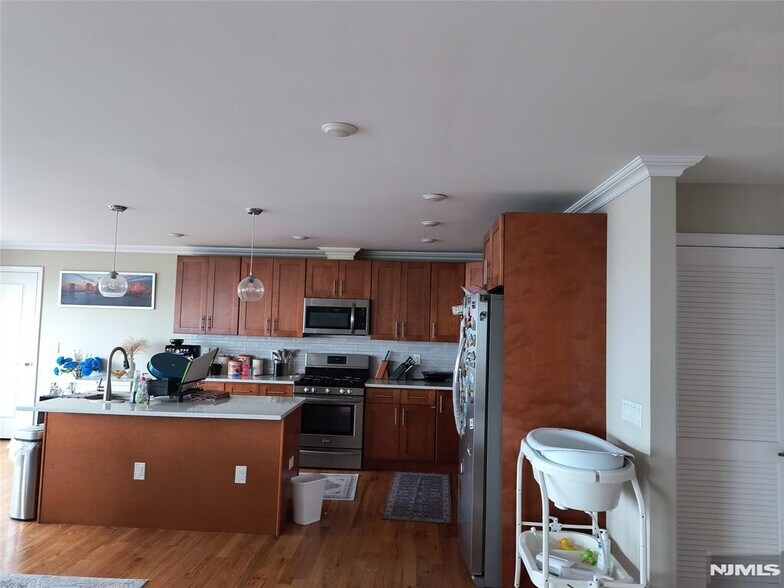 More Photos Of 6805 Meadowview Ave, North Bergen Apartments For Sale