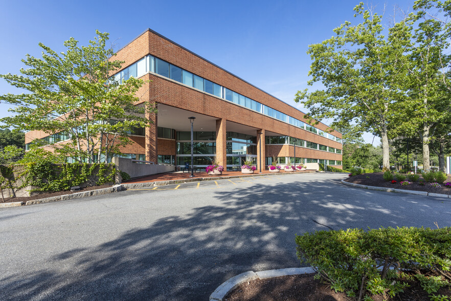 Primary Photo Of 5 Burlington Woods Dr, Burlington Office For Lease