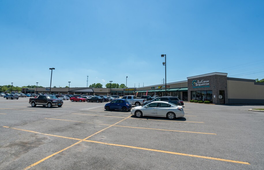 More Photos Of 74-122 Dover Crossing Rd, Clarksville Unknown For Lease