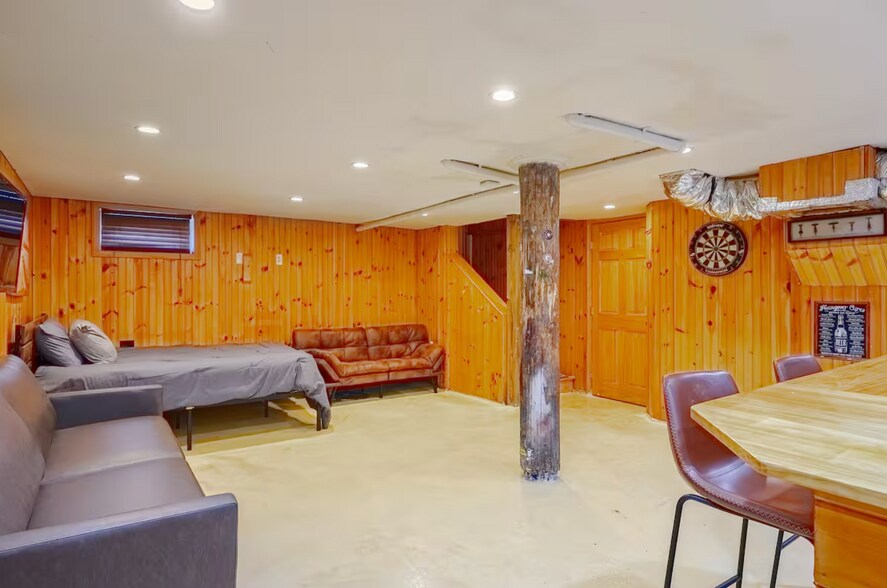 More Photos Of 1019 Berryville Ave, Winchester Storefront Retail Residential For Sale