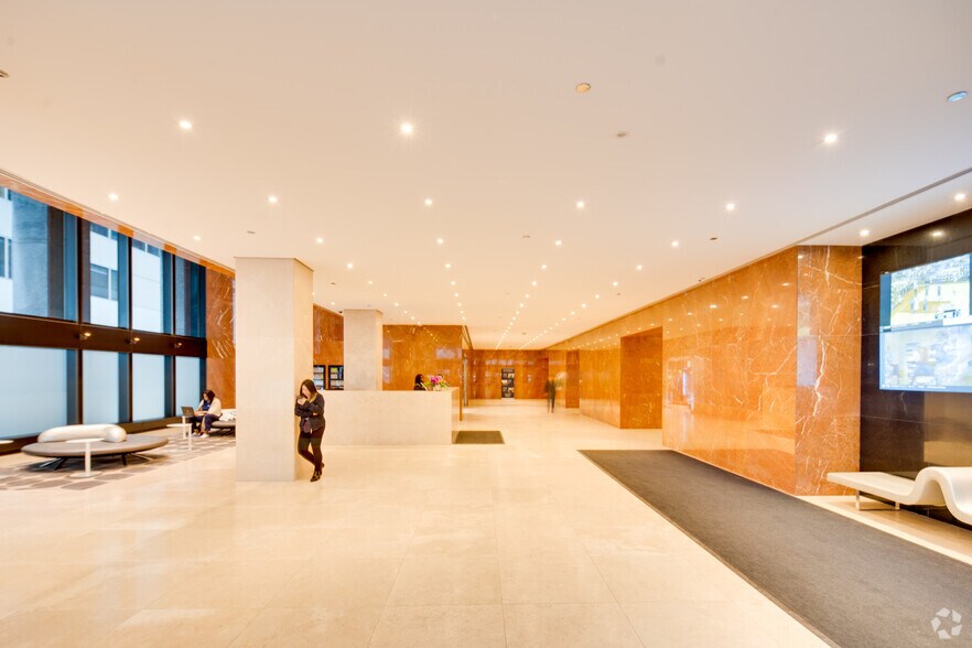 More Photos Of 30 N LaSalle St, Chicago Office For Lease